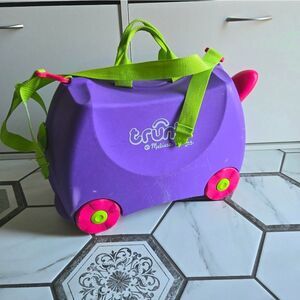 Melissa & Doug TRUNKI Purple Ride-On Suitcase for Kids
